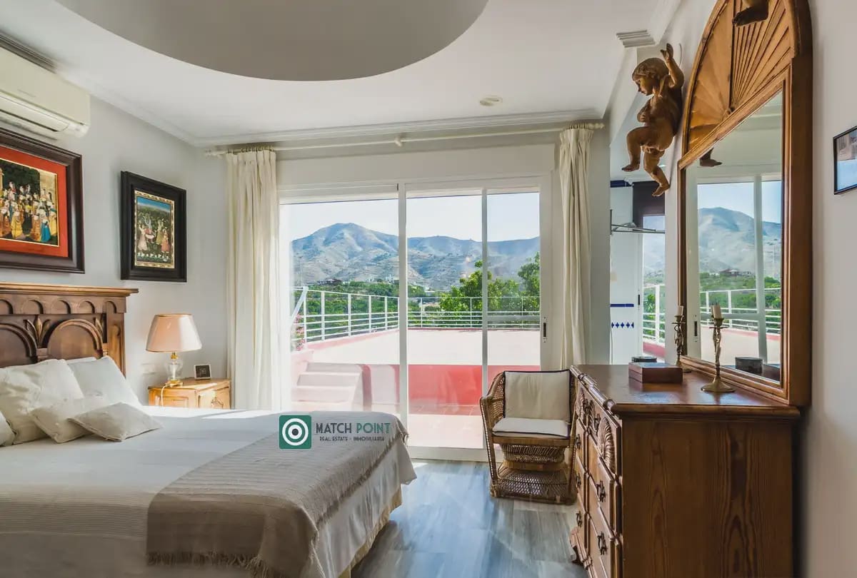 4 bedroom Villa for sale in Almunecar - € 1,350,000 (Ref: 9936844)