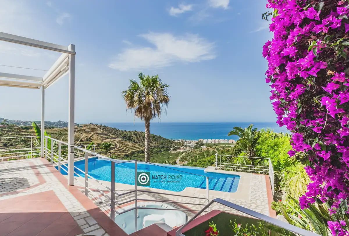 4 bedroom Villa for sale in Almunecar - € 1,350,000 (Ref: 9936844)