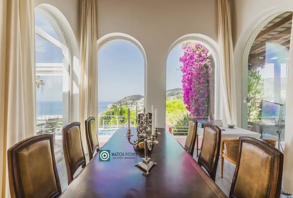 4 bedroom Villa for sale in Almunecar - € 1,350,000 (Ref: 9936844)