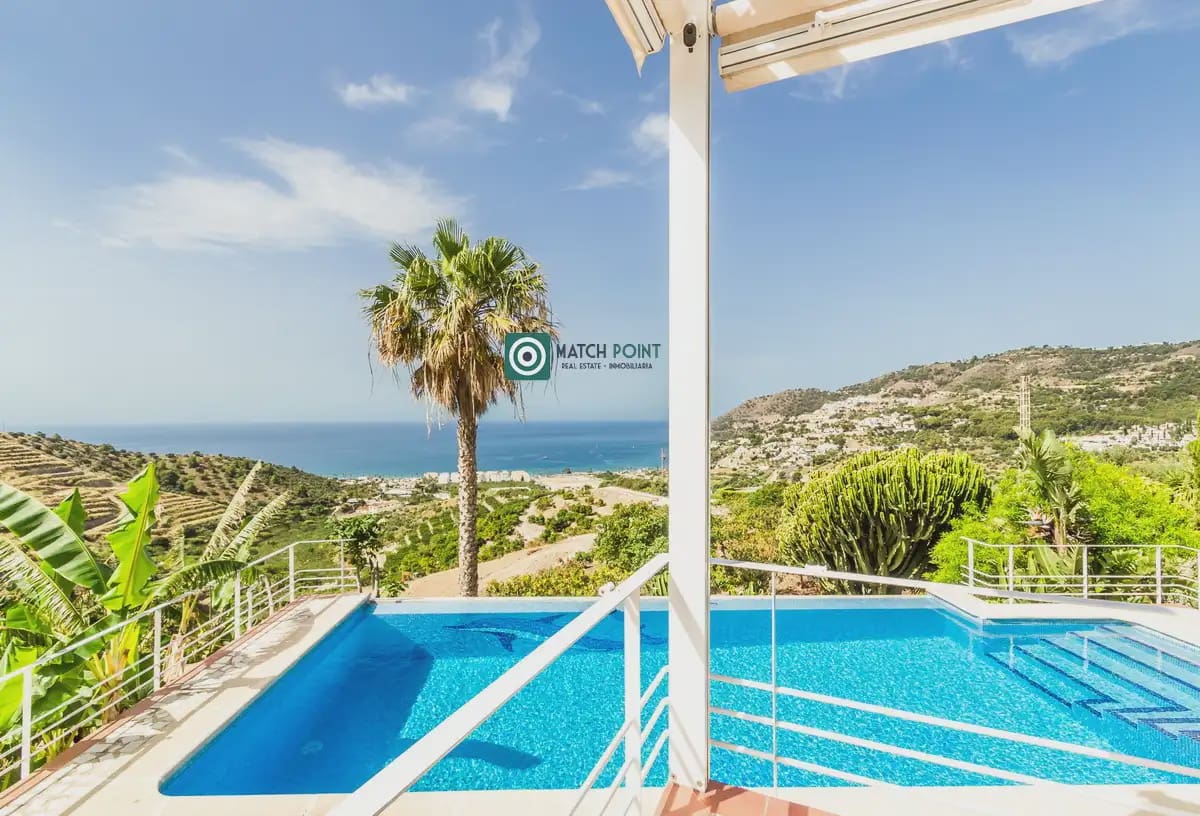 4 bedroom Villa for sale in Almunecar - € 1,350,000 (Ref: 9936844)