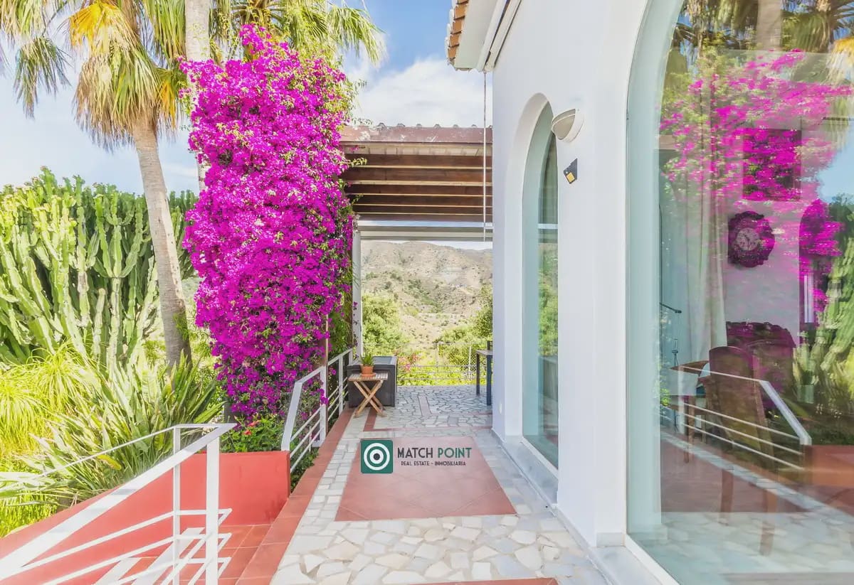 4 bedroom Villa for sale in Almunecar - € 1,350,000 (Ref: 9936844)