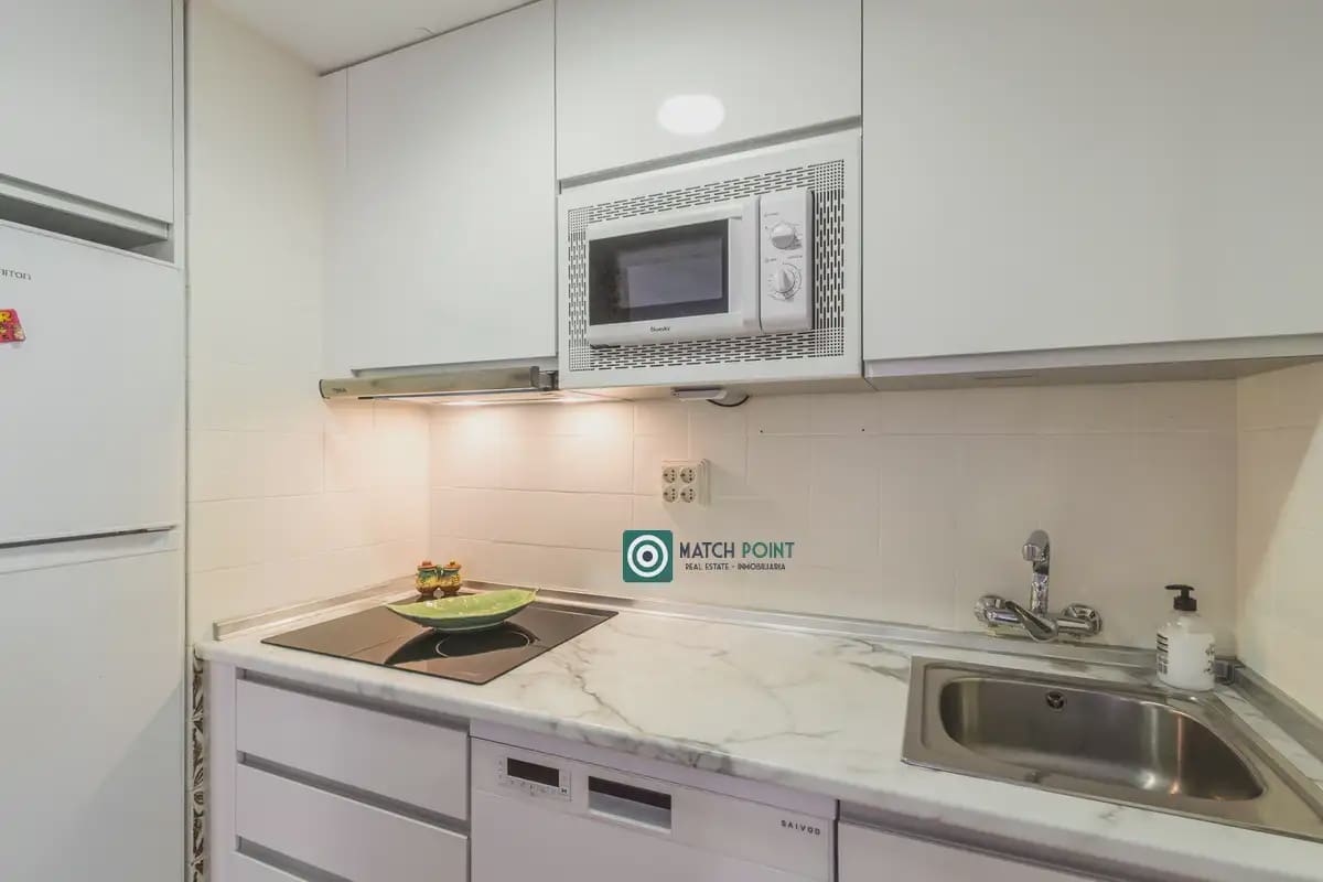 1 makuuhuone Ranta-asunto vuokrattavana paikassa Almunecar mukana uima-altaan - 650 € (Ref: 9950163)