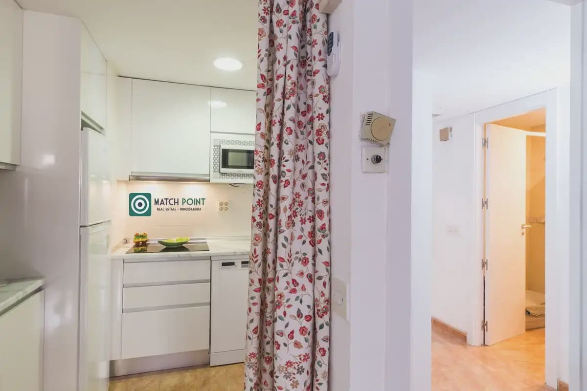 1 makuuhuone Ranta-asunto vuokrattavana paikassa Almunecar mukana uima-altaan - 650 € (Ref: 9950163)
