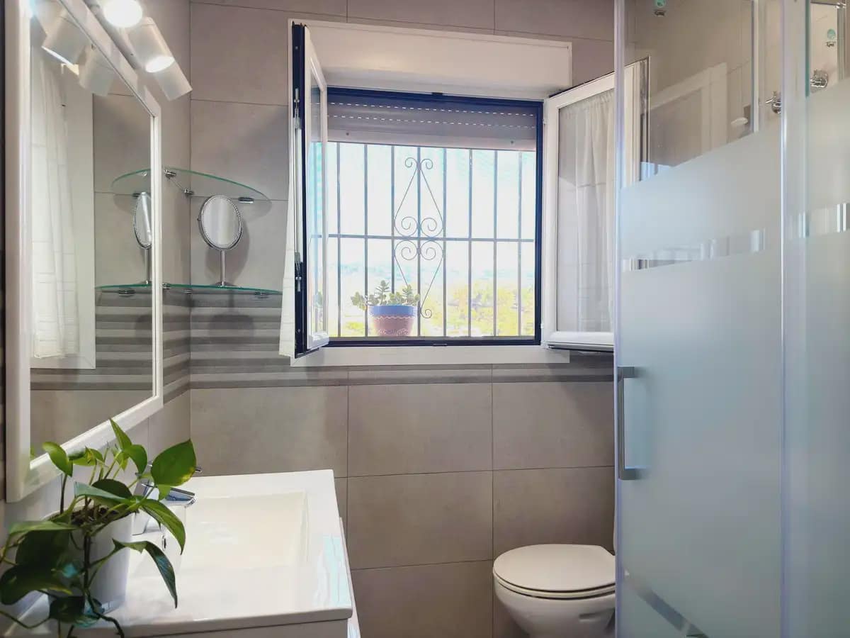 Appartement de 2 chambres à louer à Almunecar avec piscine - 850 € (Ref: 9958735)