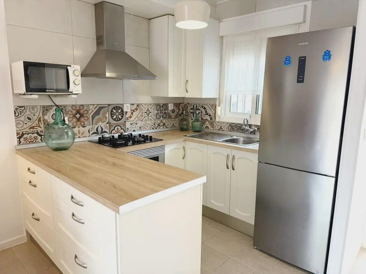 Appartement de 2 chambres à louer à Almunecar avec piscine - 850 € (Ref: 9958735)