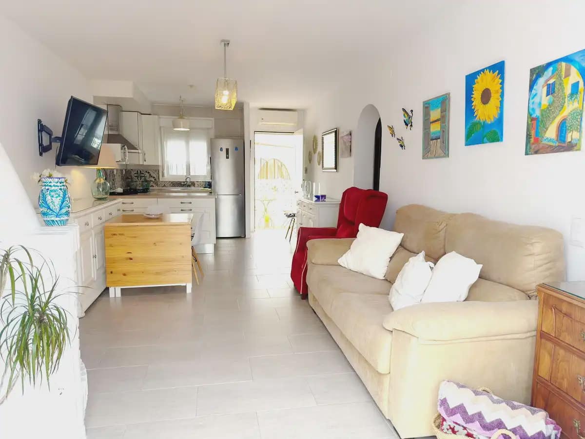 Appartement de 2 chambres à louer à Almunecar avec piscine - 850 € (Ref: 9958735)