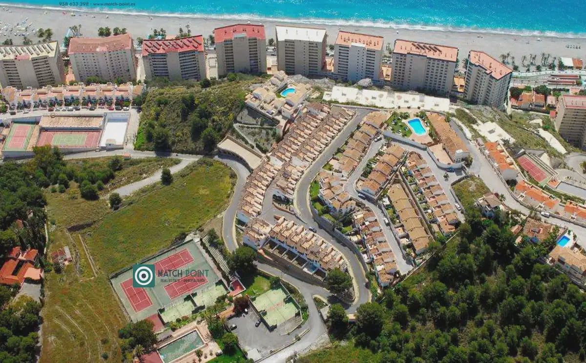 Appartement de 2 chambres à louer à Almunecar avec piscine - 850 € (Ref: 9958735)