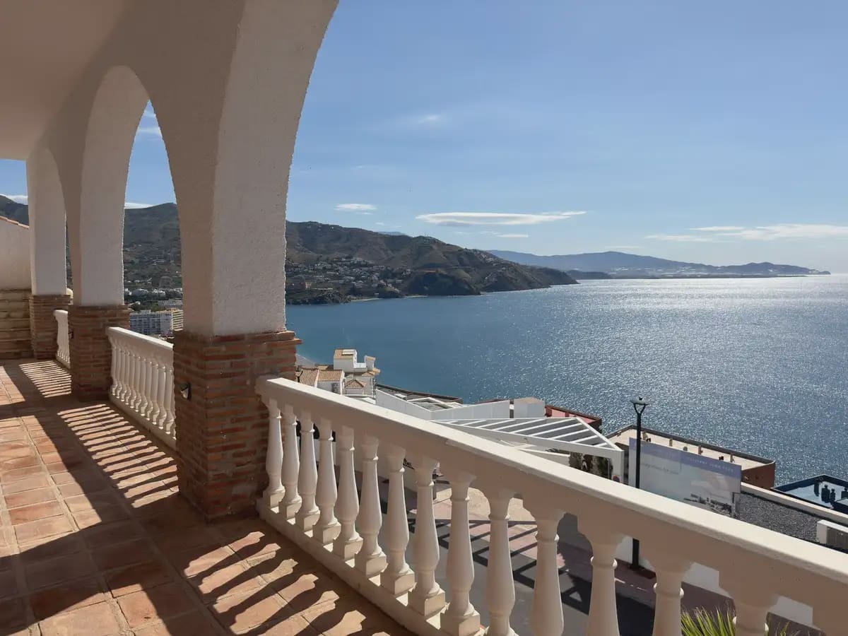 Appartement de 2 chambres à louer à Almunecar avec piscine - 850 € (Ref: 9958735)