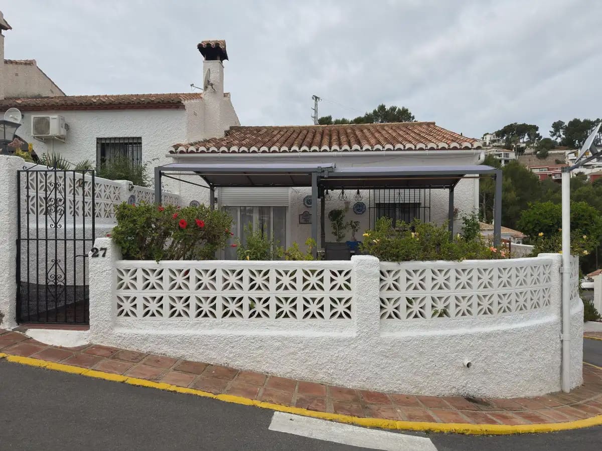 Appartement de 2 chambres à louer à Almunecar avec piscine - 850 € (Ref: 9958735)