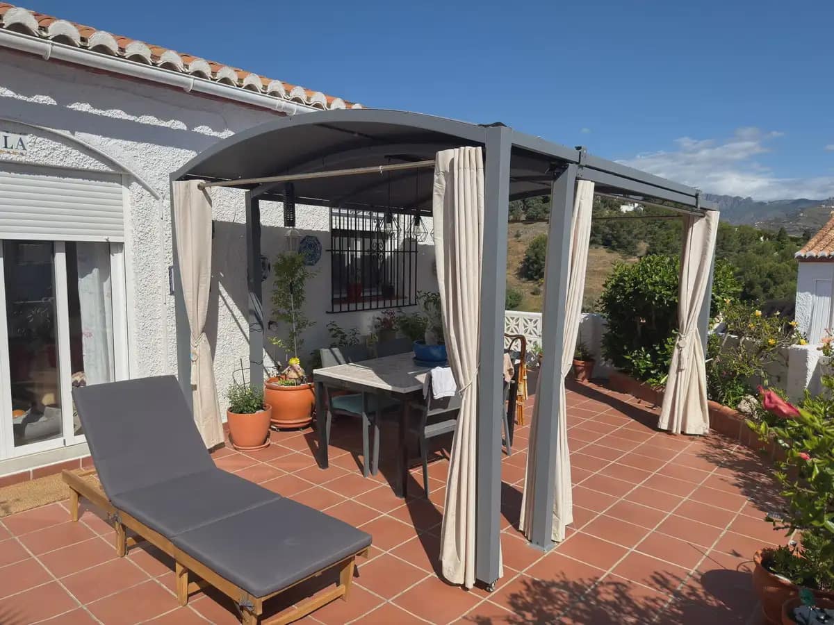Appartement de 2 chambres à louer à Almunecar avec piscine - 850 € (Ref: 9958735)