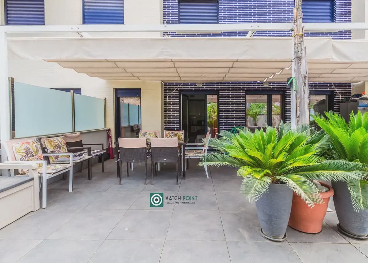 2 quarto Apartamento para arrendar em Almunecar com piscina garagem - 750 € (Ref: 9976151)