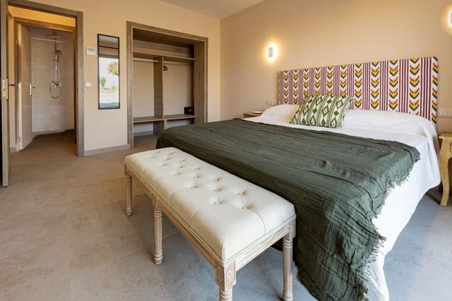 14 slaapkamer Villa te huur in Llucmajor - € 25.000 (Ref: 9558819)