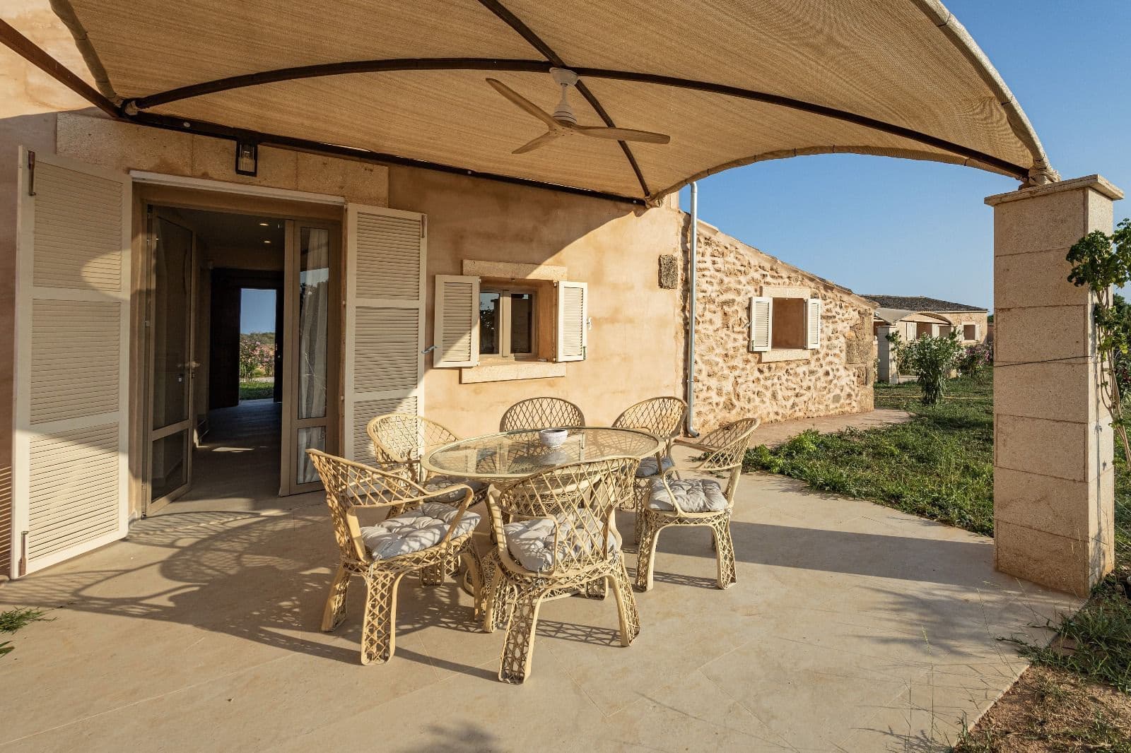 14 slaapkamer Villa te huur in Llucmajor - € 25.000 (Ref: 9558819)