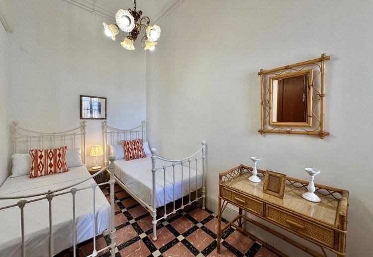 5 soveværelse Villa til leje i Palma de Mallorca med swimmingpool garage - € 3.900 (Ref: 9558828)