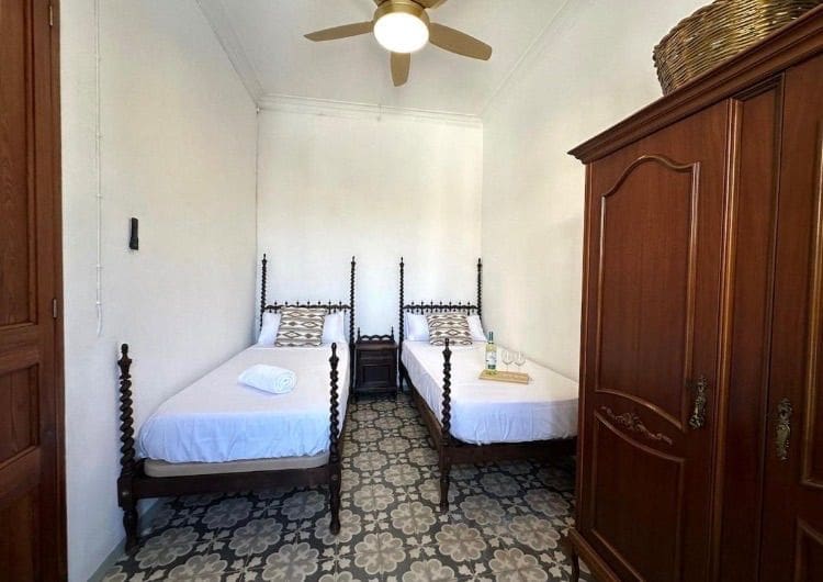 5 soveværelse Villa til leje i Palma de Mallorca med swimmingpool garage - € 3.900 (Ref: 9558828)