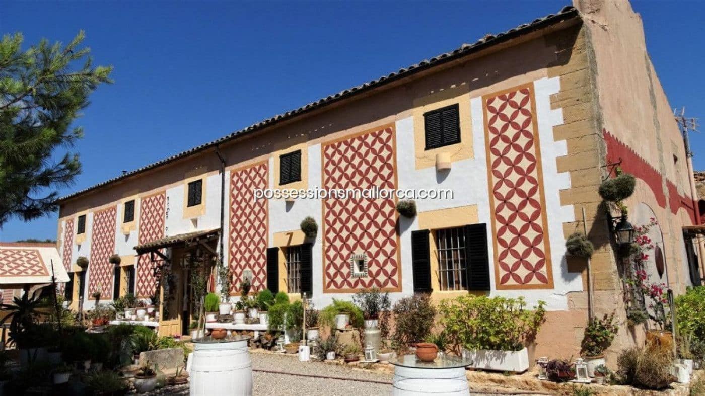 7 bedroom Finca/Country House for sale in Llucmajor with garage - € 3,940,000 (Ref: 9679557)