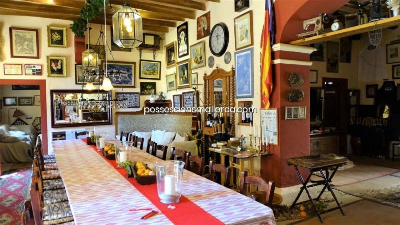 7 bedroom Finca/Country House for sale in Llucmajor with garage - € 3,940,000 (Ref: 9679557)