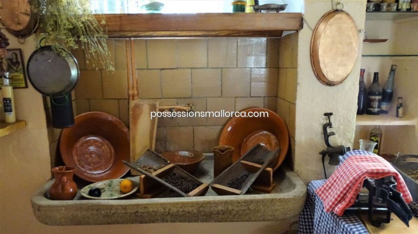 7 bedroom Finca/Country House for sale in Llucmajor with garage - € 3,940,000 (Ref: 9679557)