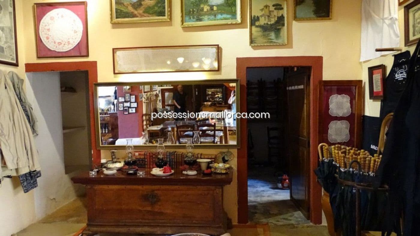 7 bedroom Finca/Country House for sale in Llucmajor with garage - € 3,940,000 (Ref: 9679557)