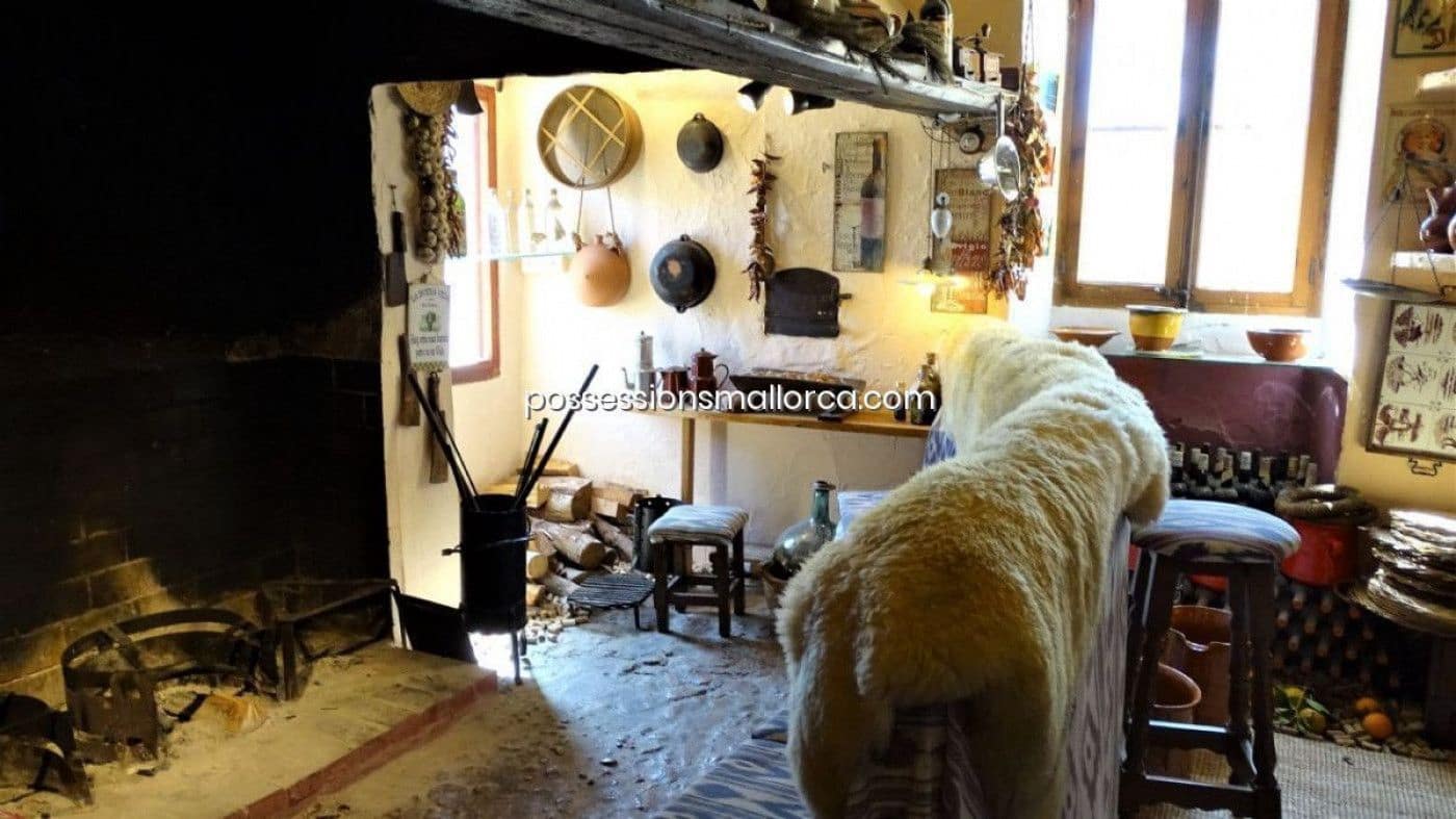 7 bedroom Finca/Country House for sale in Llucmajor with garage - € 3,940,000 (Ref: 9679557)