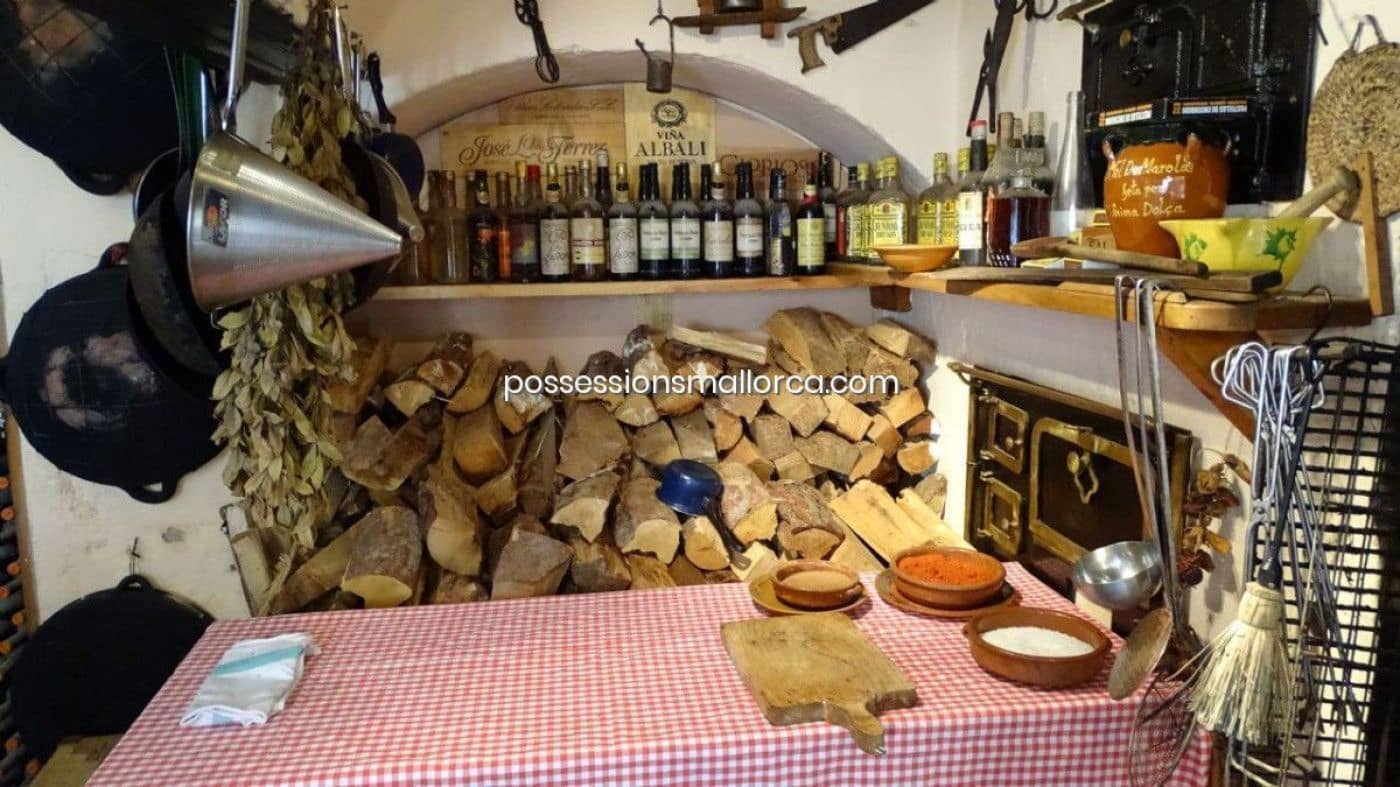 7 bedroom Finca/Country House for sale in Llucmajor with garage - € 3,940,000 (Ref: 9679557)