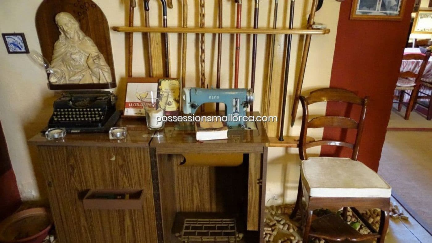 7 bedroom Finca/Country House for sale in Llucmajor with garage - € 3,940,000 (Ref: 9679557)