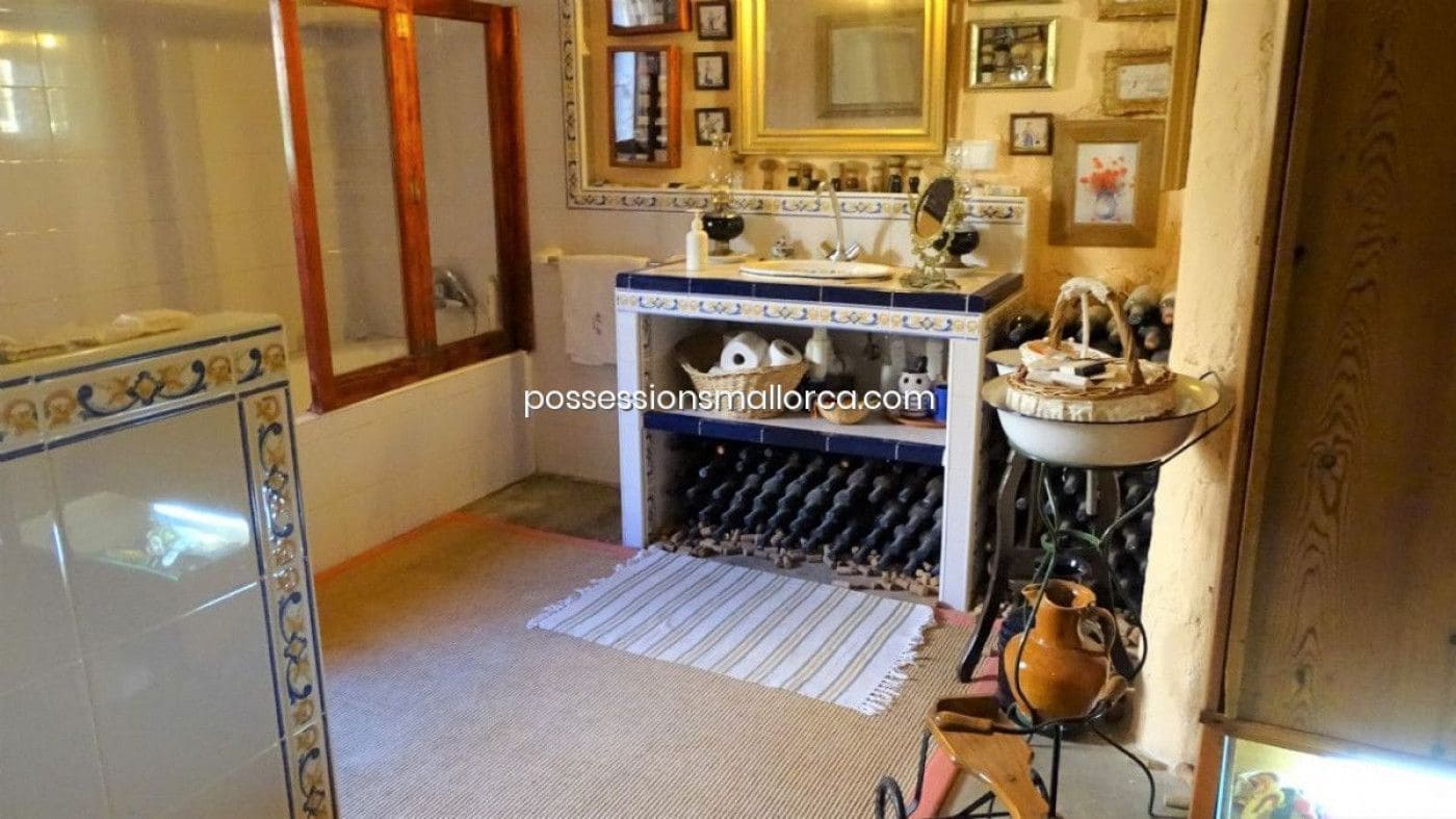 7 bedroom Finca/Country House for sale in Llucmajor with garage - € 3,940,000 (Ref: 9679557)