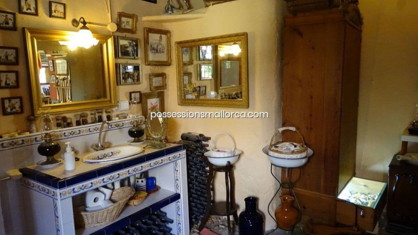 7 bedroom Finca/Country House for sale in Llucmajor with garage - € 3,940,000 (Ref: 9679557)