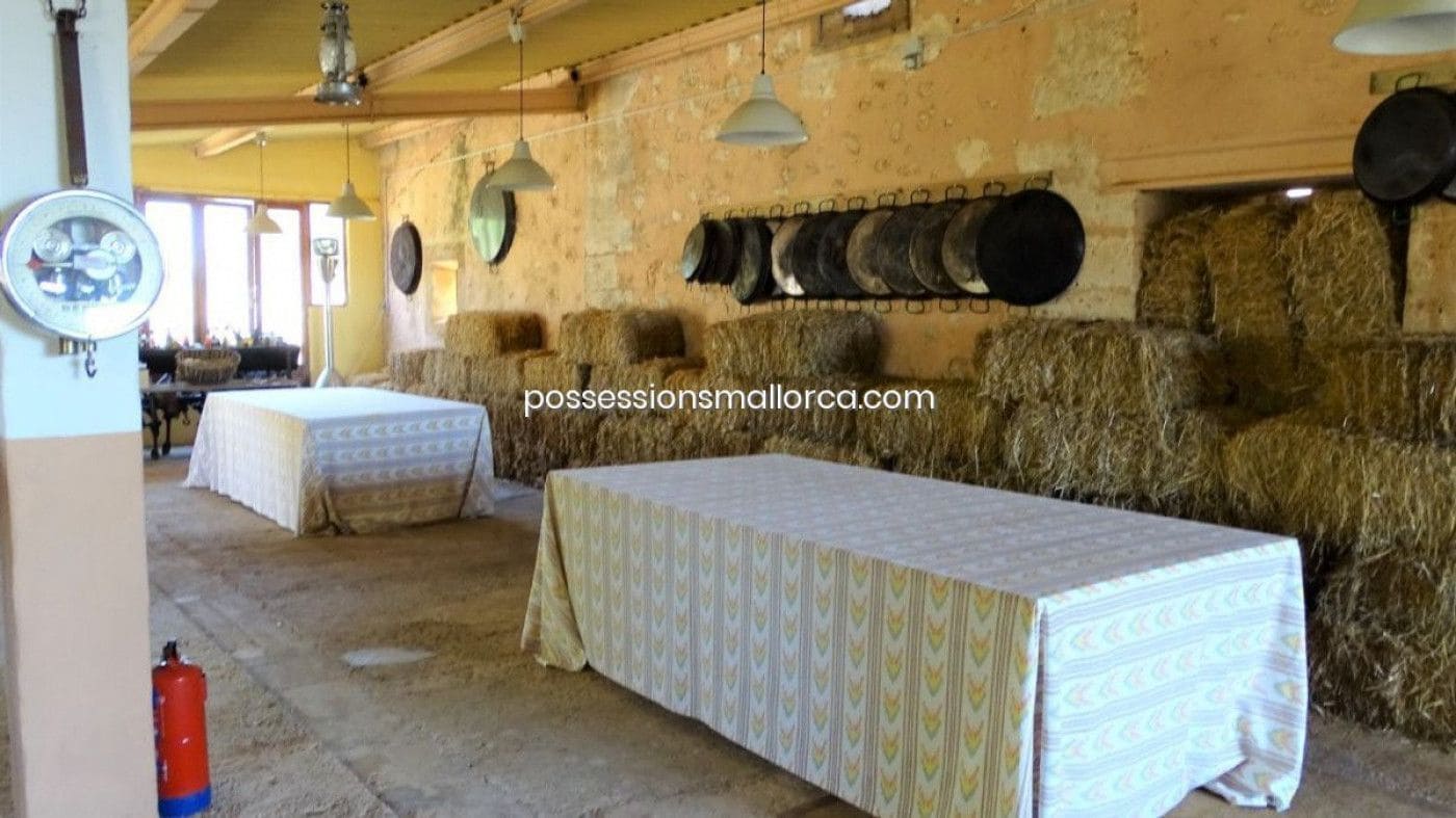 7 bedroom Finca/Country House for sale in Llucmajor with garage - € 3,940,000 (Ref: 9679557)