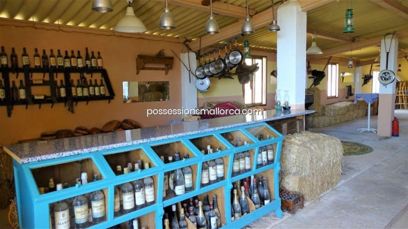 7 bedroom Finca/Country House for sale in Llucmajor with garage - € 3,940,000 (Ref: 9679557)