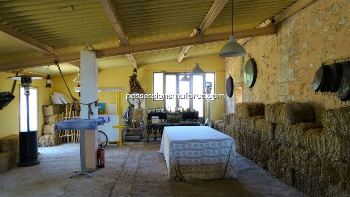 7 bedroom Finca/Country House for sale in Llucmajor with garage - € 3,940,000 (Ref: 9679557)
