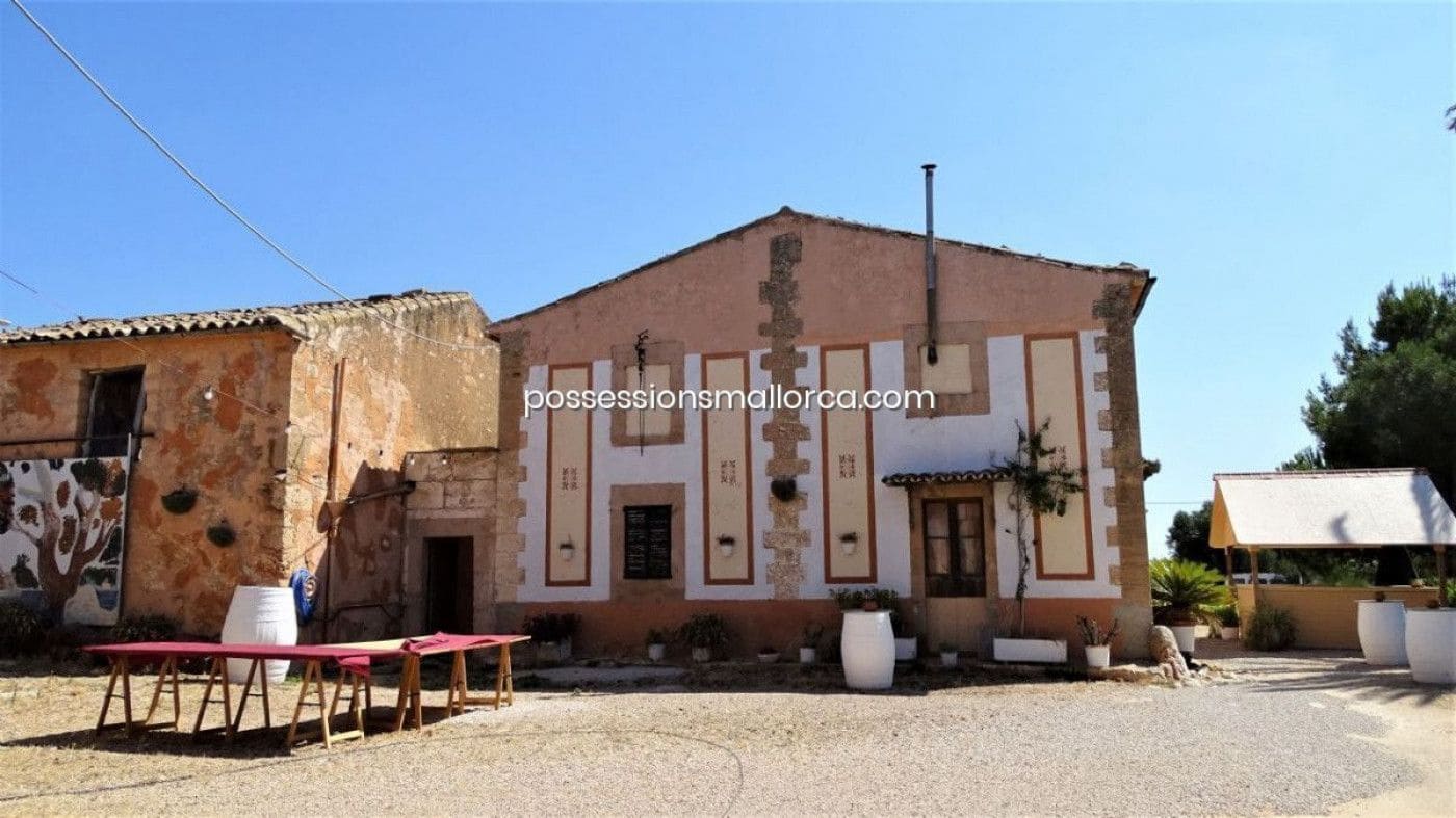 7 bedroom Finca/Country House for sale in Llucmajor with garage - € 3,940,000 (Ref: 9679557)