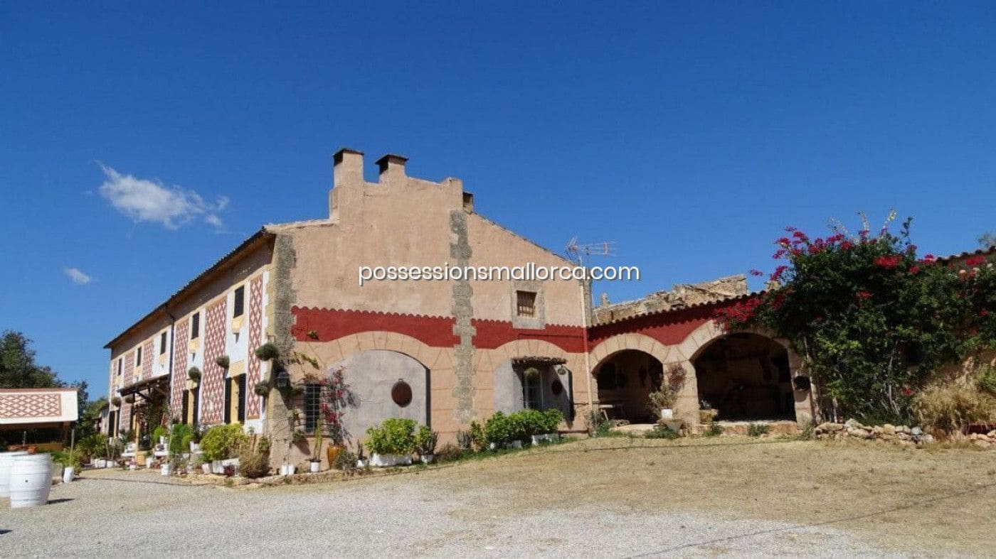 7 bedroom Finca/Country House for sale in Llucmajor with garage - € 3,940,000 (Ref: 9679557)