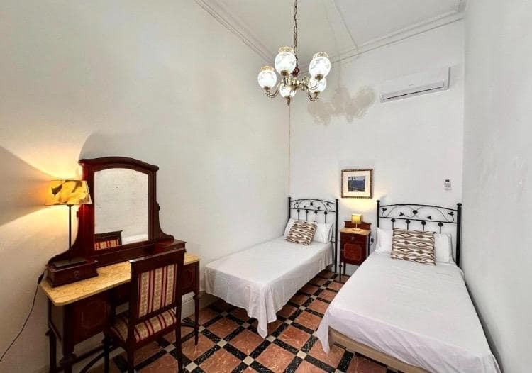 5 sypialnia Willa do wynajęcia w Sant Jordi z basenem garażem - 3 900 € (Ref: 9765220)