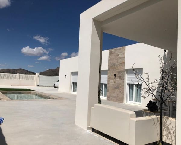 3 Zimmer Villa zu verkaufen in Pinoso mit Pool Garage - 341.500 € (Ref: 10019909)