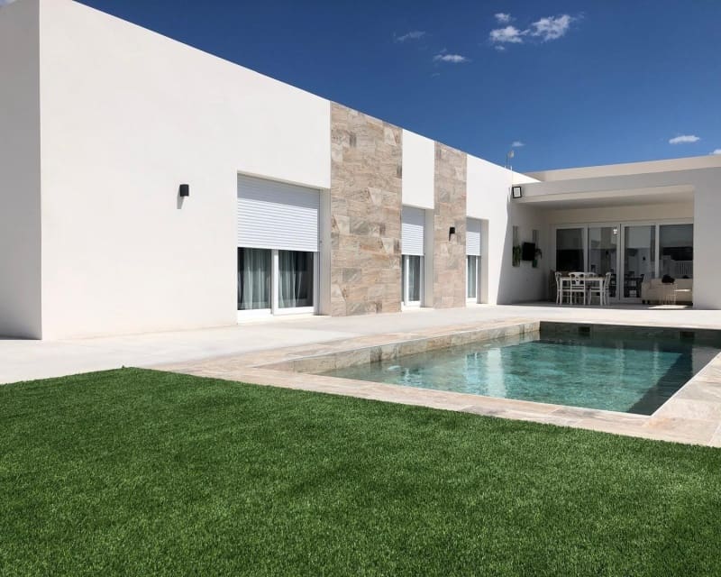 3 Zimmer Villa zu verkaufen in Pinoso mit Pool Garage - 341.500 € (Ref: 10019909)