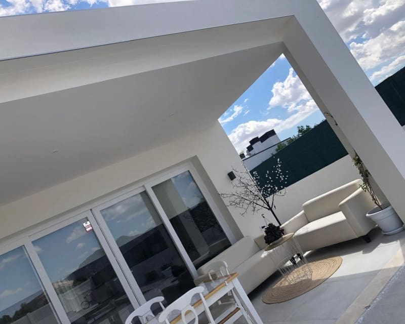3 Zimmer Villa zu verkaufen in Pinoso mit Pool Garage - 341.500 € (Ref: 10019909)