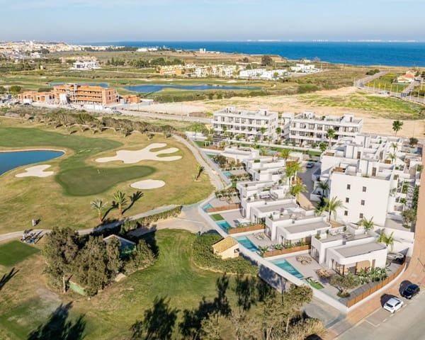 3 quarto Moradia para venda em Las Lomas de Rame - Bahía Bella, Los Alcázares com piscina garagem - 539 900 € (Ref: 10021335)