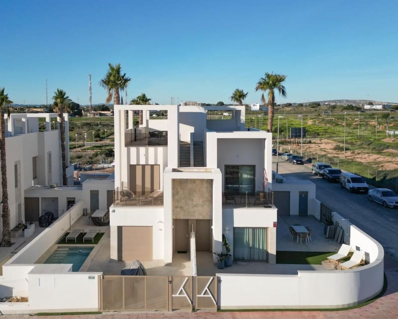 3 chambre Villa/Maison à vendre à Los Alcazares avec piscine garage - 469 000 € (Ref: 10101069)