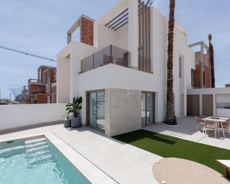 3 chambre Villa/Maison à vendre à Los Alcazares avec piscine garage - 469 000 € (Ref: 10101069)