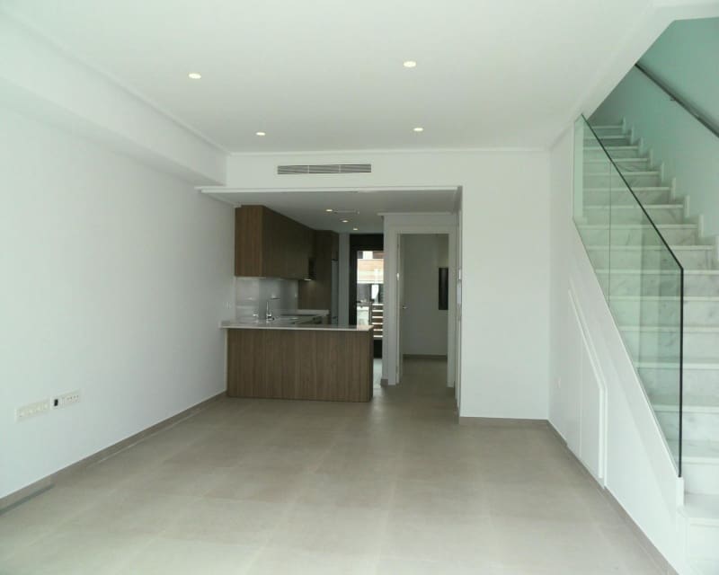 Chalet de 4 habitaciones en Pilar de la Horadada en venta con piscina garaje - 394.900 € (Ref: 10167068)