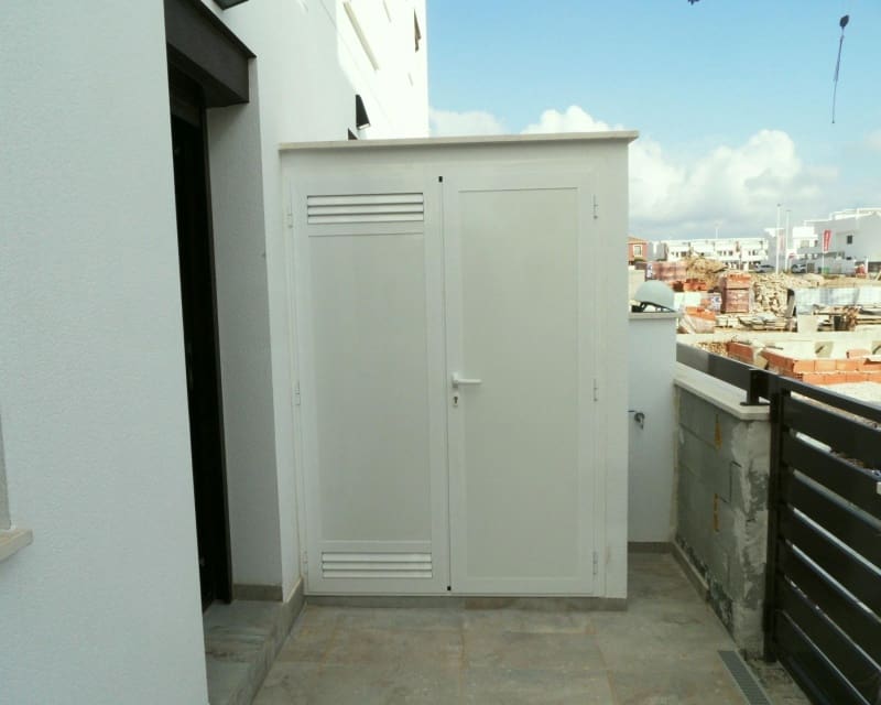 Chalet de 4 habitaciones en Pilar de la Horadada en venta con piscina garaje - 394.900 € (Ref: 10167068)