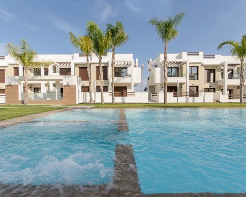 3 slaapkamer Bungalow te koop in Los Balcones met zwembad garage - € 330.000 (Ref: 10169199)