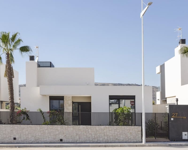 3 sypialnia Willa na sprzedaż w Algorfa z basenem garażem - 1 600 000 € (Ref: 10169206)