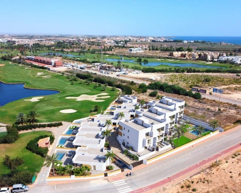 2 slaapkamer Appartement te koop in Los Alcazares met zwembad garage - € 344.900 (Ref: 10169216)