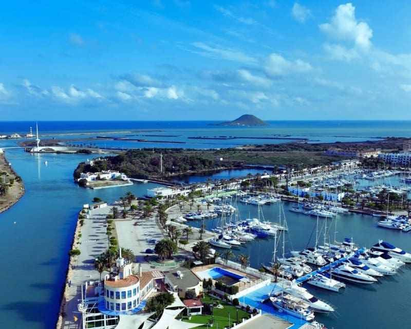 3 soveværelse Byhus til salg i La Manga del Mar Menor med swimmingpool - € 270.631 (Ref: 8074097)