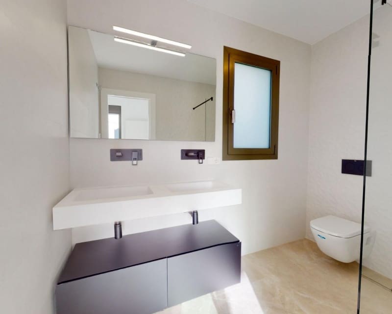 3 soveværelse Villa til salg i Los Alcazares med swimmingpool - € 689.900 (Ref: 8074217)