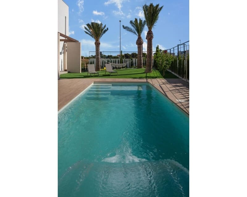 4 Zimmer Villa zu verkaufen in Campoamor mit Pool - 1.160.000 € (Ref: 8124723)