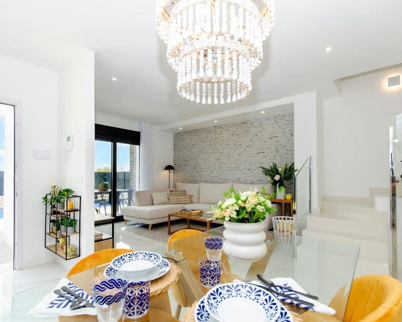 3 soveværelse Villa til salg i San Miguel de Salinas med swimmingpool - € 415.000 (Ref: 8124733)