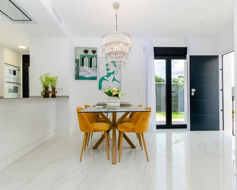 3 soveværelse Villa til salg i San Miguel de Salinas med swimmingpool - € 415.000 (Ref: 8124733)